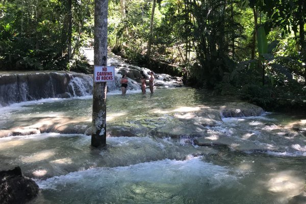 Waterfall Jamaika 6 - Kolumbien Individual